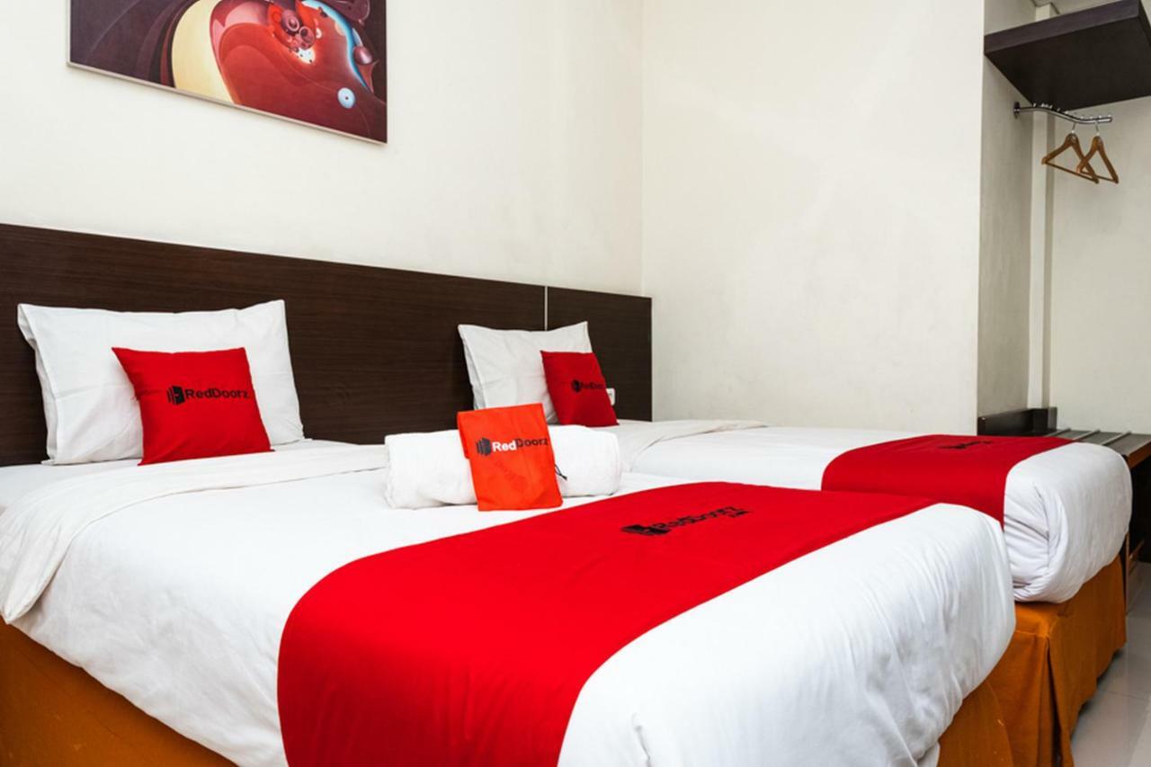 Hotel RedDoorz @ Pelita Raya Rappocini Makasar Zewnętrze zdjęcie