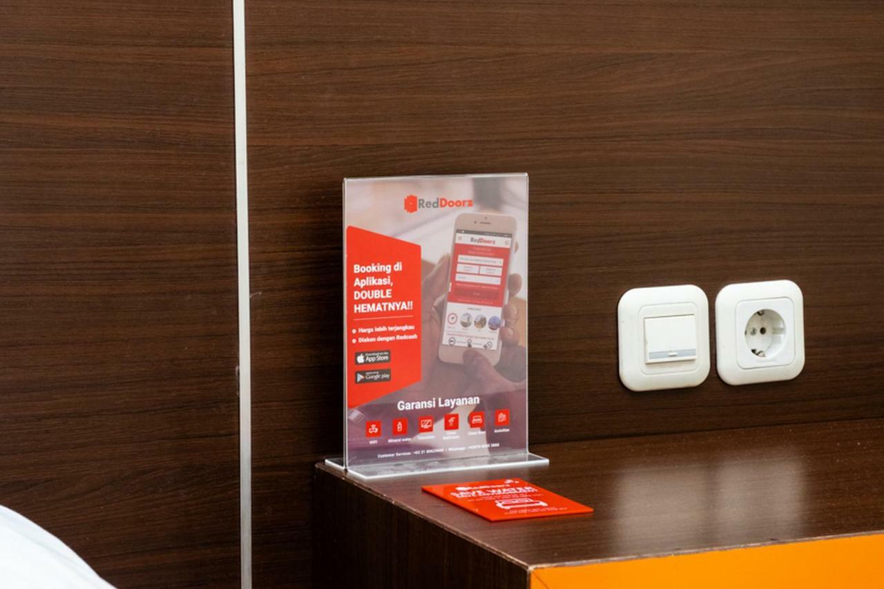 Hotel RedDoorz @ Pelita Raya Rappocini Makasar Zewnętrze zdjęcie