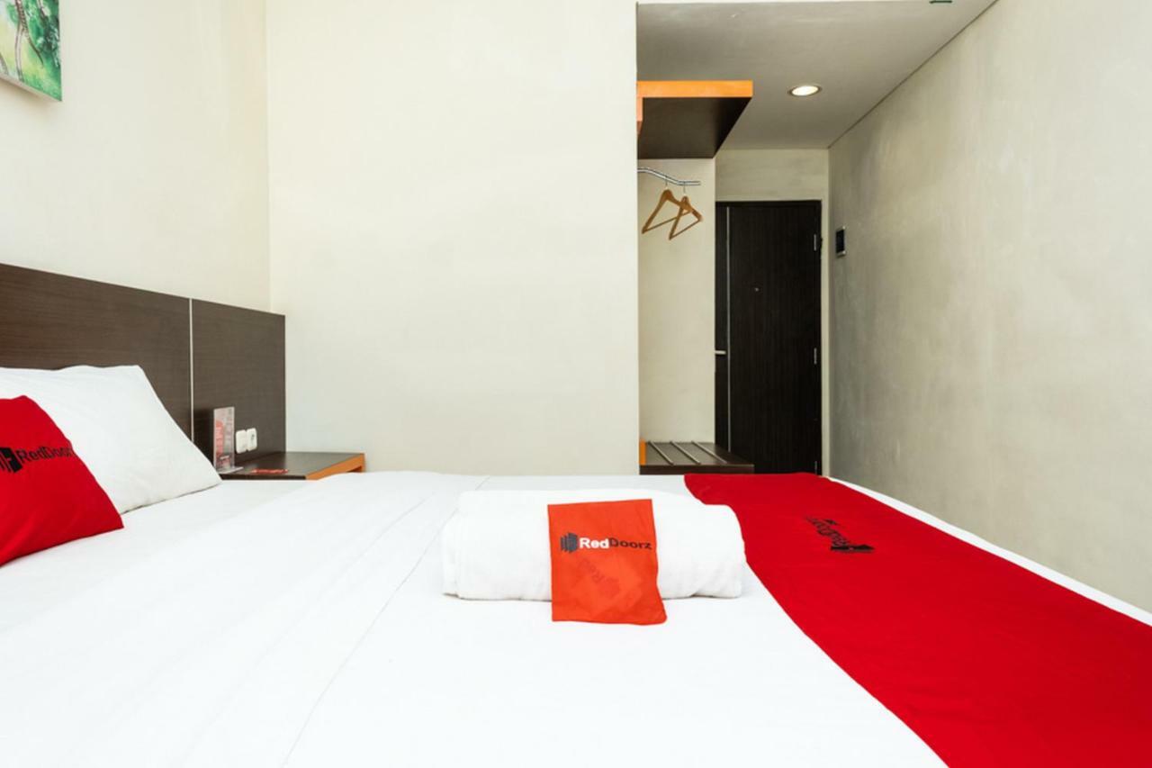 Hotel RedDoorz @ Pelita Raya Rappocini Makasar Zewnętrze zdjęcie