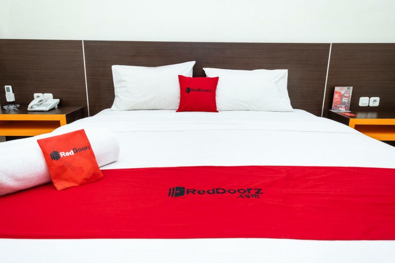 Hotel RedDoorz @ Pelita Raya Rappocini Makasar Zewnętrze zdjęcie