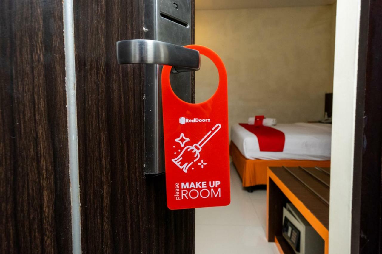 Hotel RedDoorz @ Pelita Raya Rappocini Makasar Zewnętrze zdjęcie