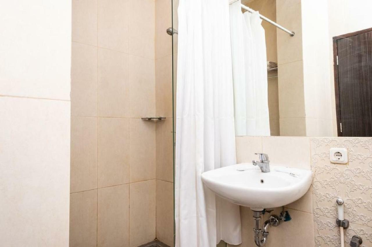 Hotel RedDoorz @ Pelita Raya Rappocini Makasar Zewnętrze zdjęcie